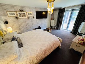 Photo 15- click for photo gallery